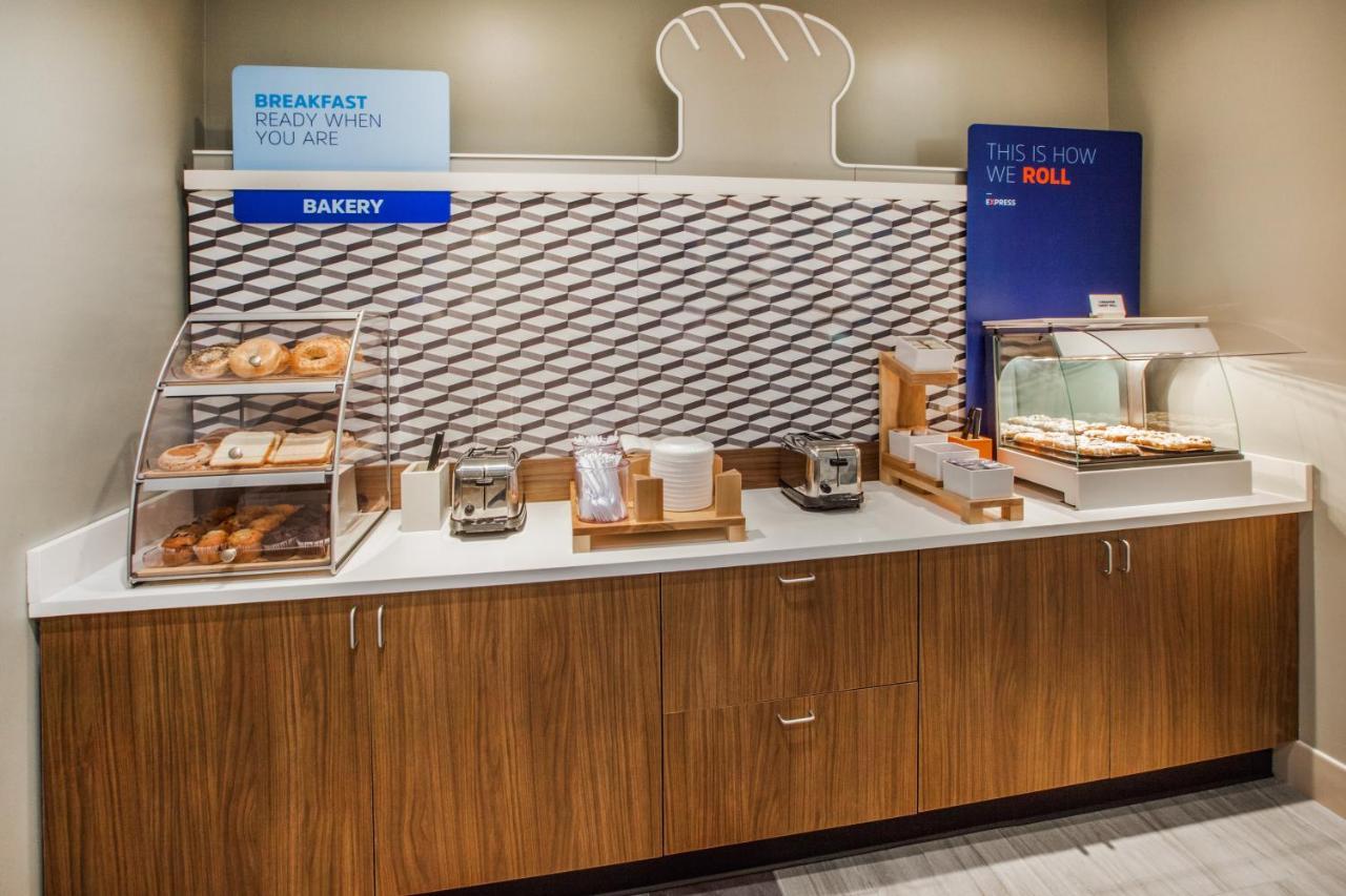 Holiday Inn Express & Suites - Miramar By Ihg Luaran gambar