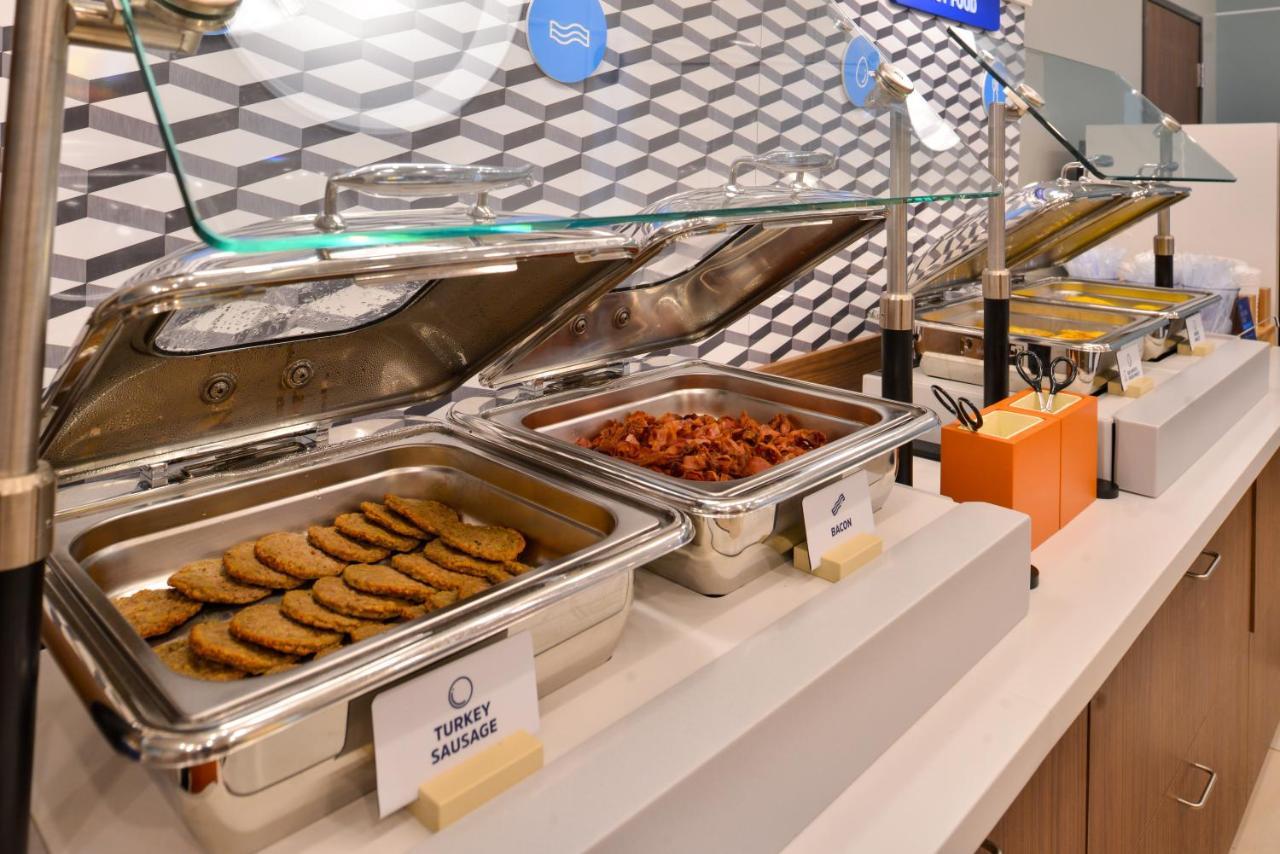 Holiday Inn Express & Suites - Miramar By Ihg Luaran gambar