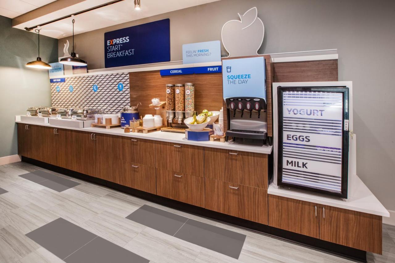 Holiday Inn Express & Suites - Miramar By Ihg Luaran gambar