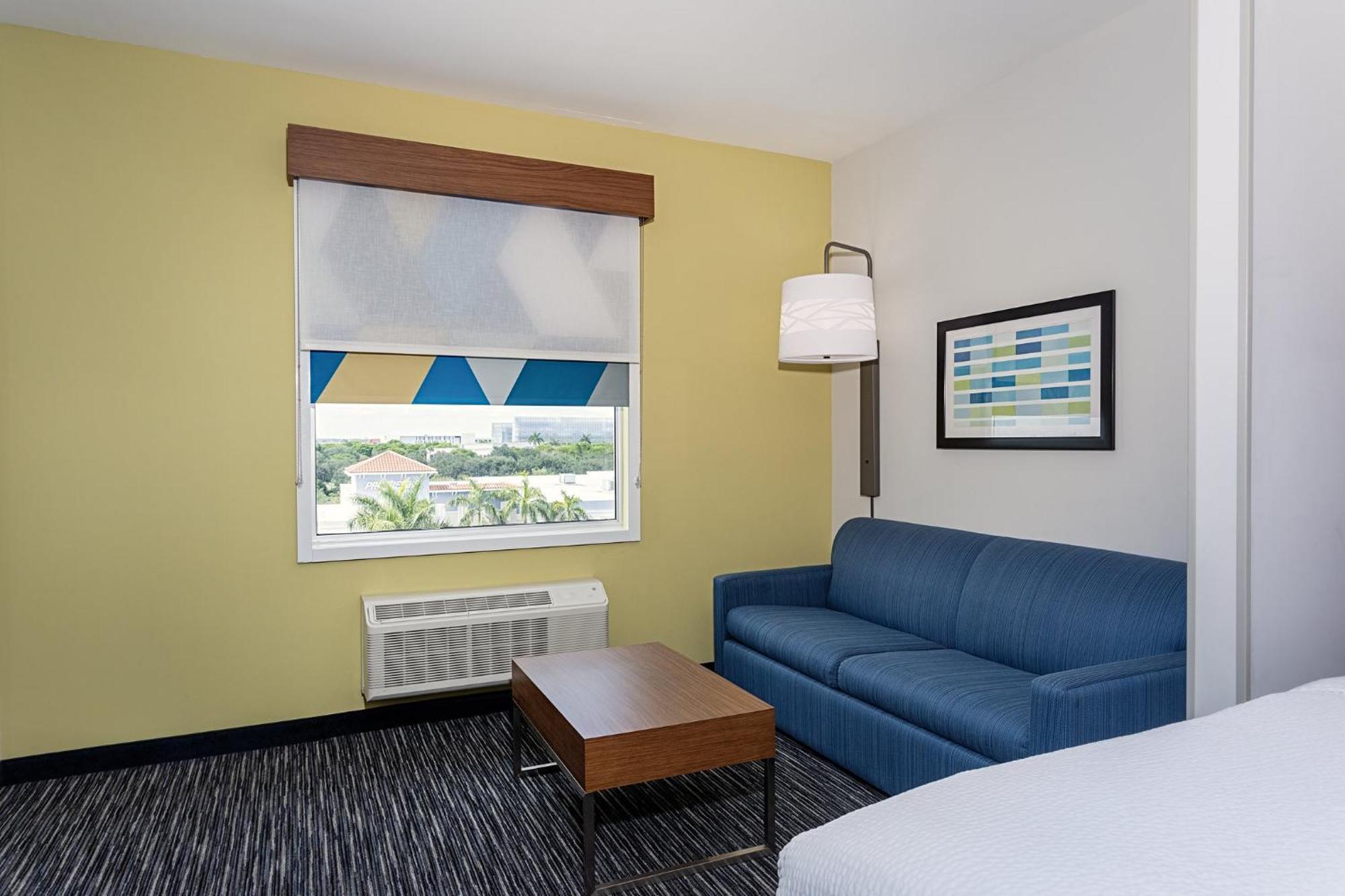 Holiday Inn Express & Suites - Miramar By Ihg Luaran gambar