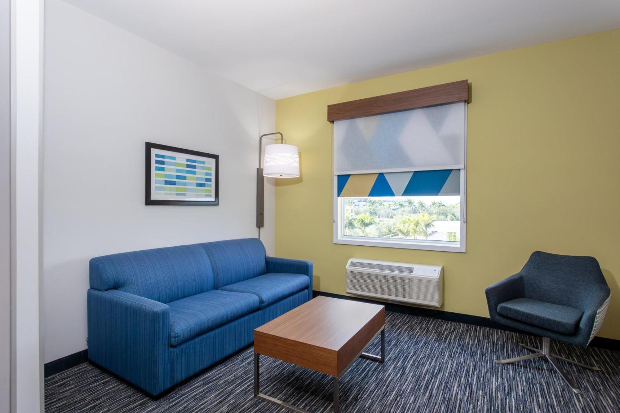 Holiday Inn Express & Suites - Miramar By Ihg Luaran gambar