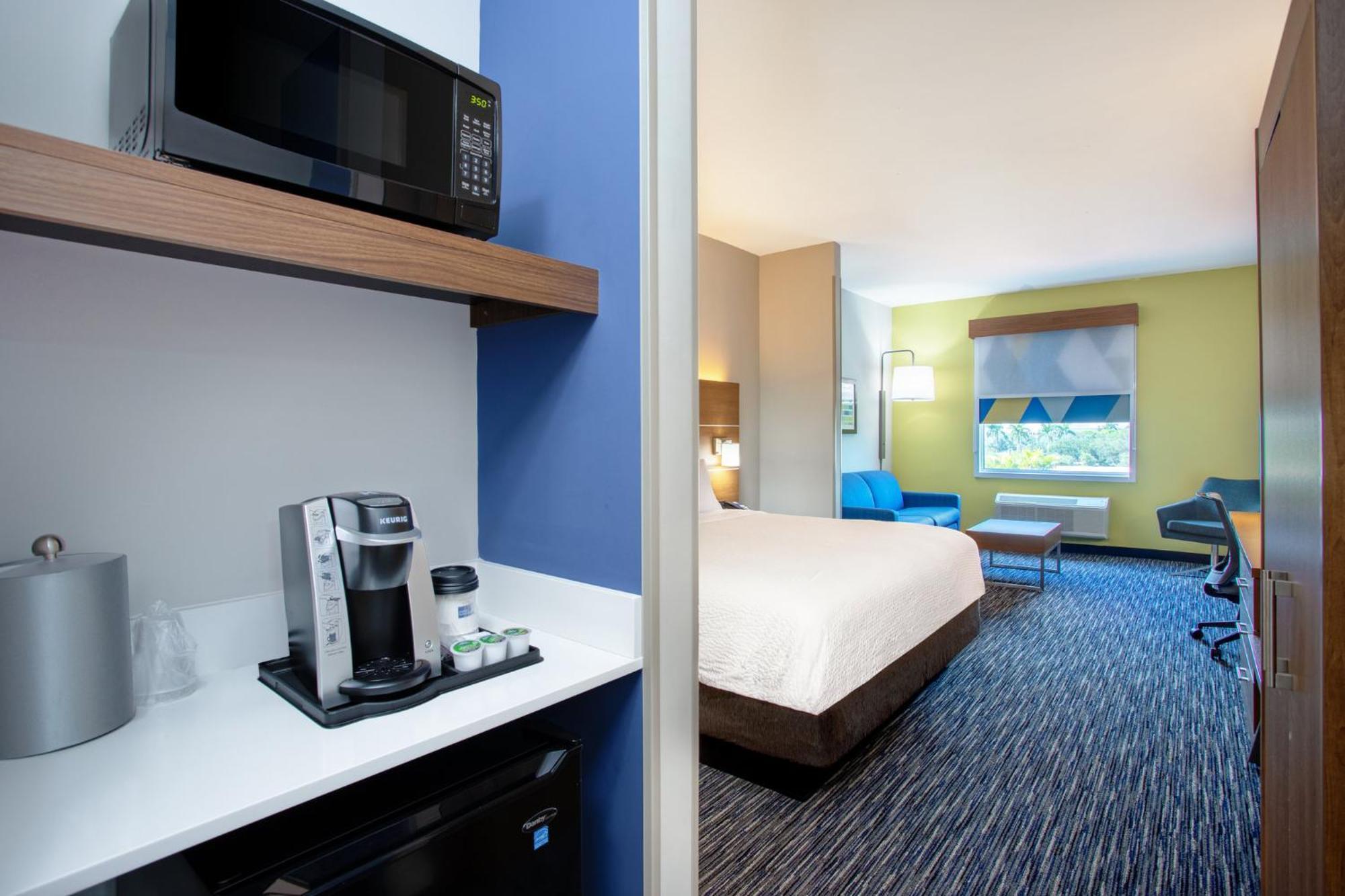 Holiday Inn Express & Suites - Miramar By Ihg Luaran gambar