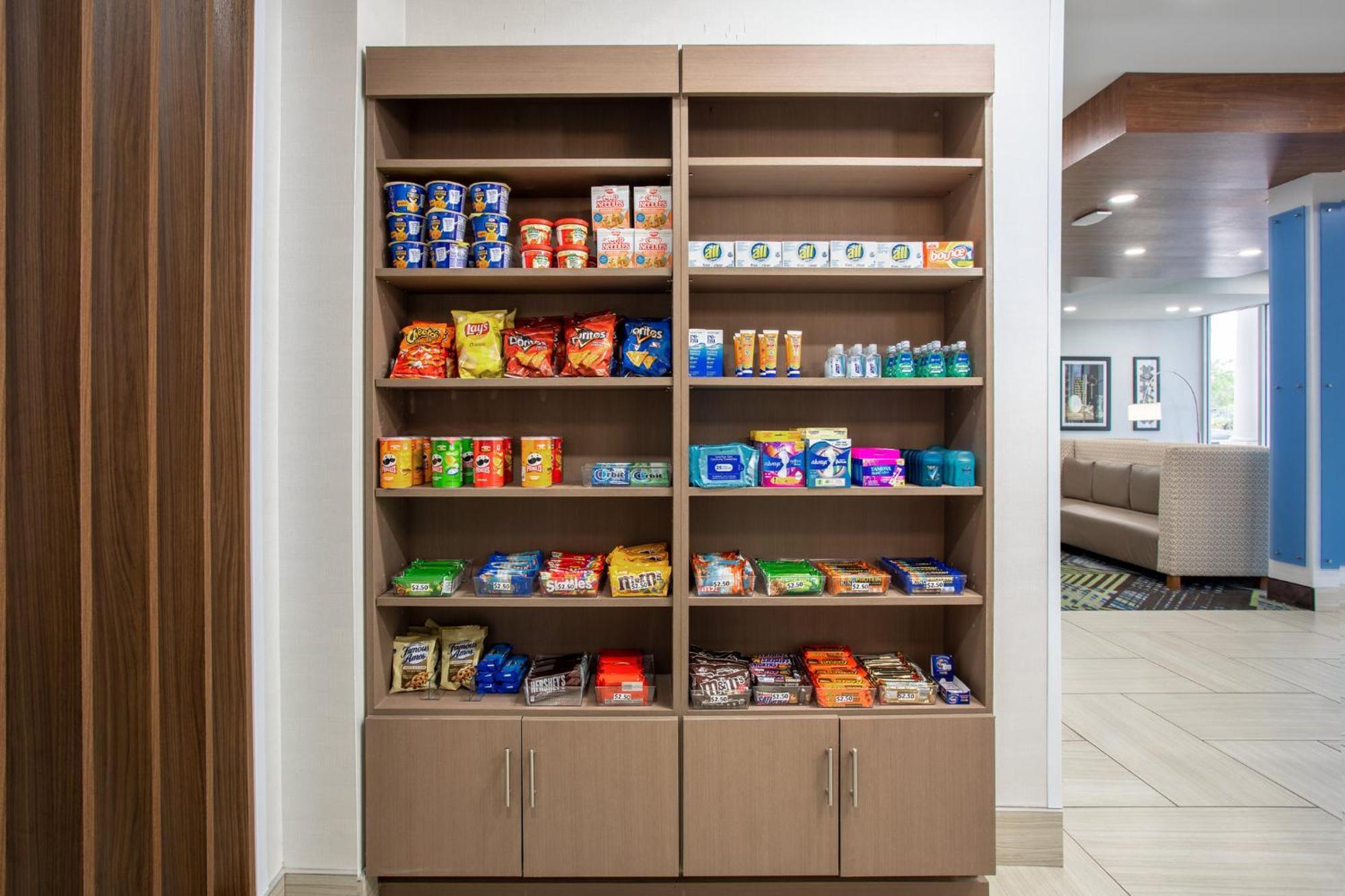 Holiday Inn Express & Suites - Miramar By Ihg Luaran gambar