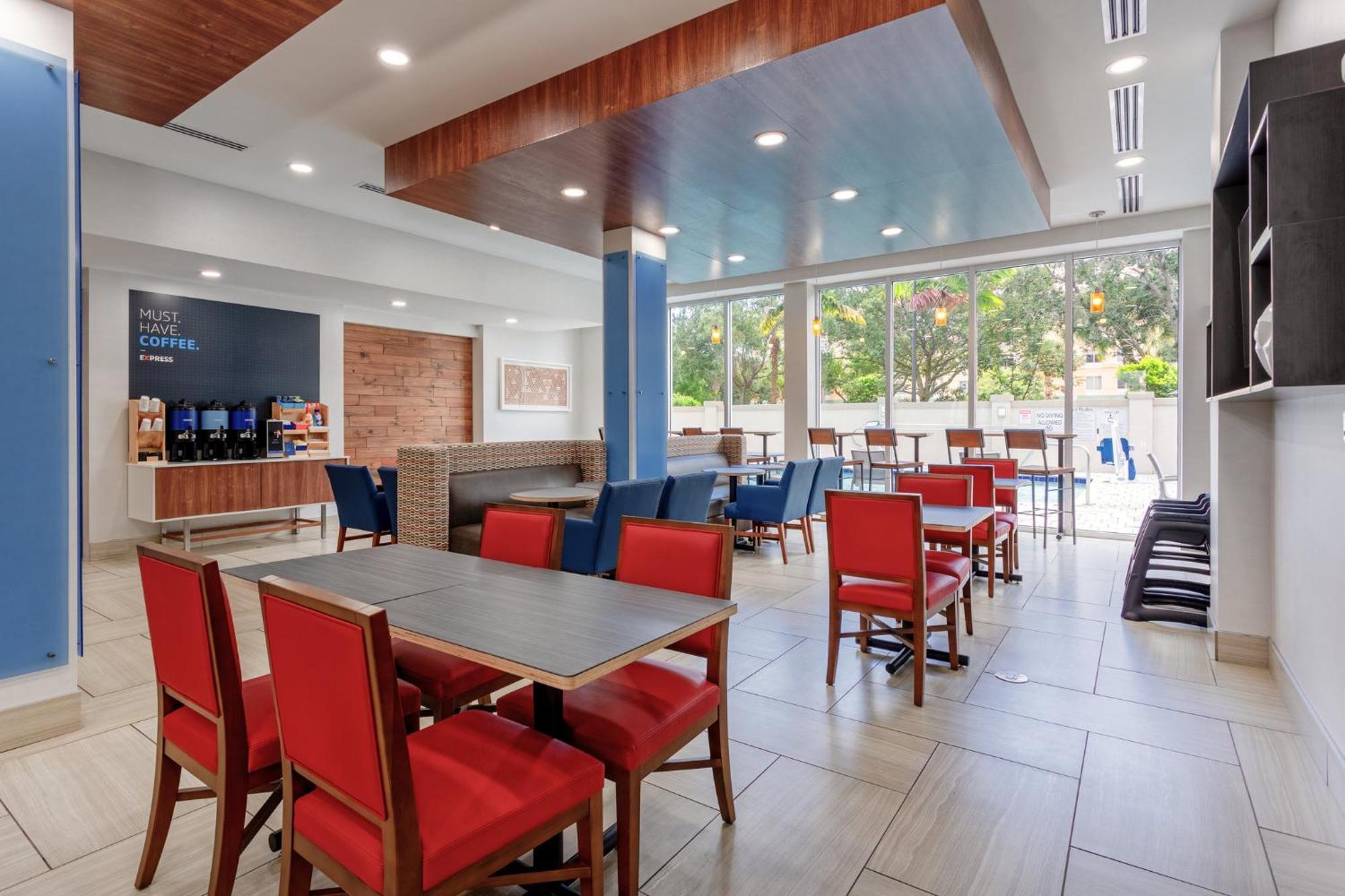 Holiday Inn Express & Suites - Miramar By Ihg Luaran gambar